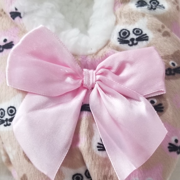 So comfy and soft Tan cat slippers gift idea stocking stuffers - Picture 2 of 3